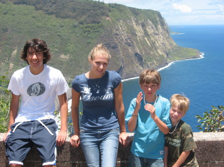 The Milloy Kids in Hawaii - Big Island July 2007