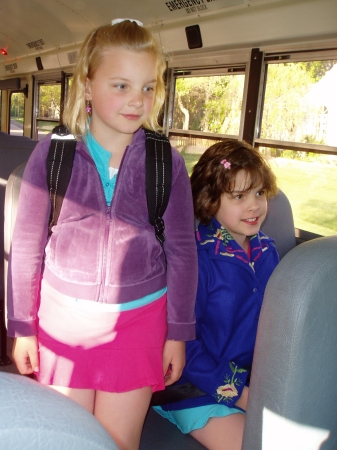 Elizabeth and Lelia on the bus
