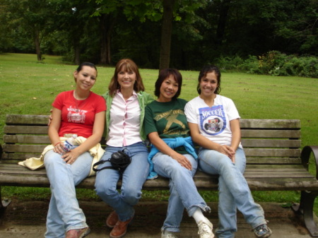 Stephanie,Joyce,Josi,Katie