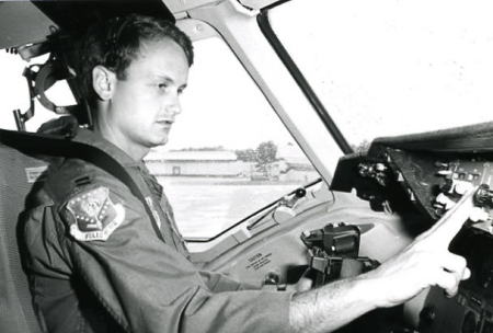 Flying the KC-10 1987