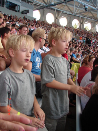 Twin Terrors watching "Sham-boo"