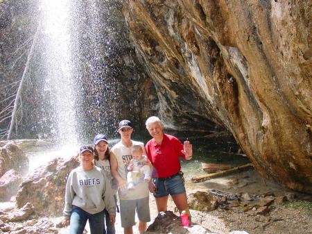 Hike to Hanging Lake with the Fam Apr 05