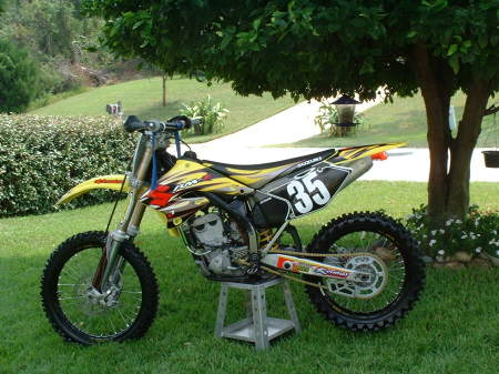 SUZUKI 2004 RMZ250F