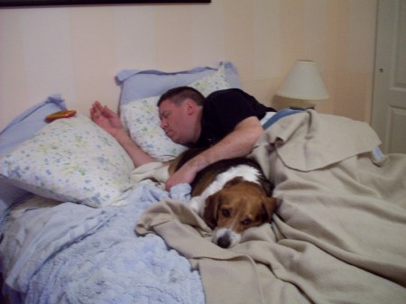 Sleeping with my girlfriend's beagle Buddy