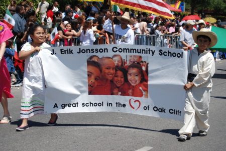 Oak Cliff Cinco de Mayo Big Parade