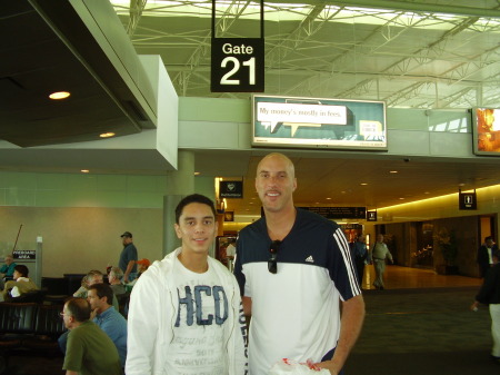 Tony and Greg Foster(Lakers basketball player)