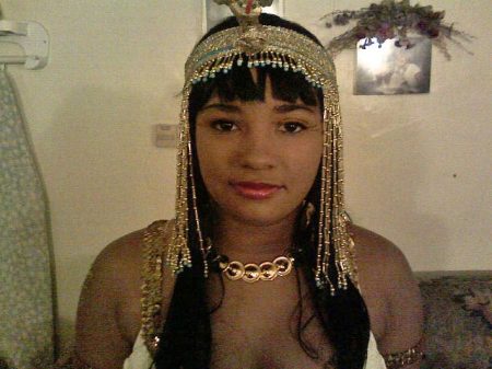 KAYLA DRESSES AS CLEO FOR SDHS HALLOWEEN PARTY