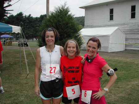 steff, desi, and tracy run 7-4-07