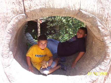 daniel and Josh at zoo