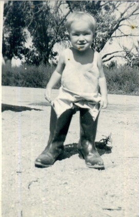 larry & his dad's boots (1945)