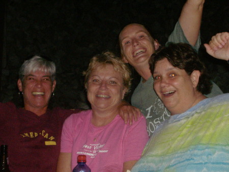 US GIRLS ON THE DOCK