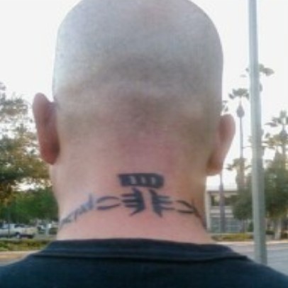 Neck Tat   ( "SIN" )