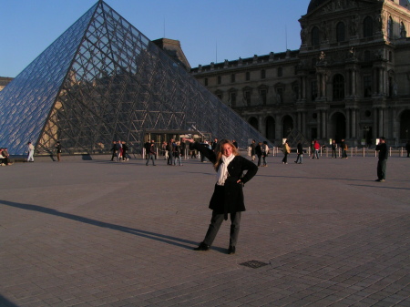 July 2005 - Robyn at the Louvre