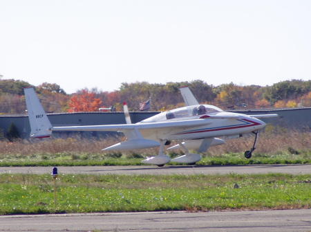 LongEZ N8CP landing at Beverly MA