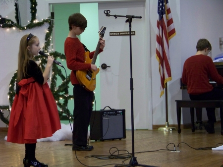 The kids performing December 07