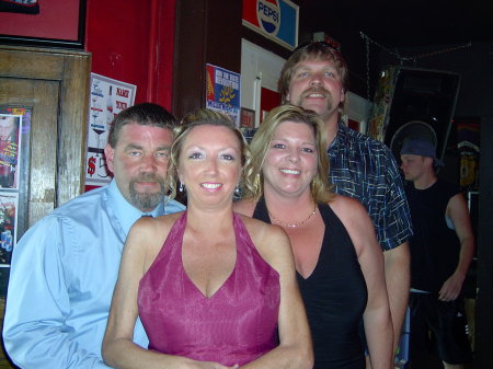 Lori & Lynn w/hubbies