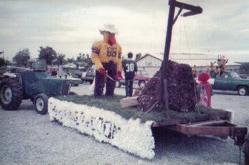 1988 Freshman Homecoming Float