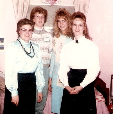 Sue,Patty,Tracy & Barb at SVH School