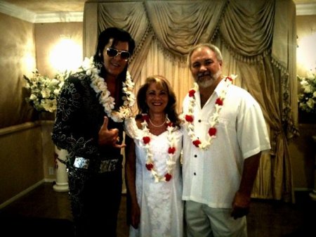 "Elvis" performed the ceremony!
