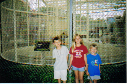 Kids with Mike the Tiger