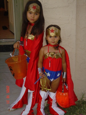 wonderwoman x 2