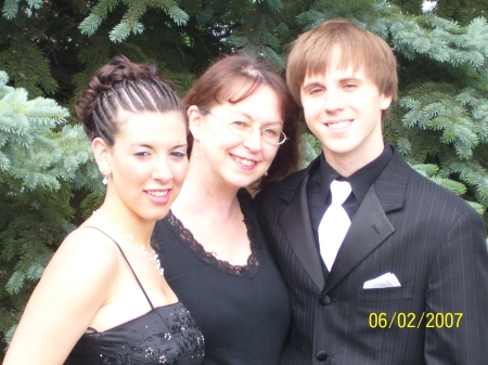 2007 Prom picture of Brittani, Me & Jordan