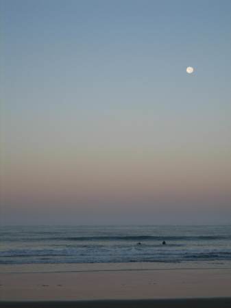 Dawn moon, Manhattan Beach