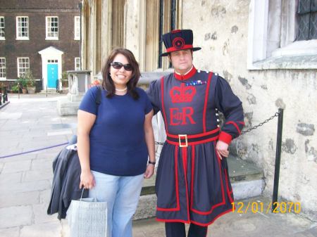 Marie with Beefeater in London Tower