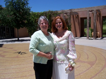 Sue Iglesias (Bellerue) & Tracy Stark (Phee) July 2007