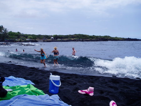 black beach in hawaii