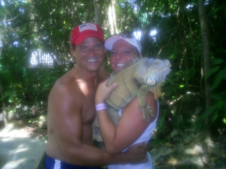 Jet & Julie in Jamaica, yes that thing is real