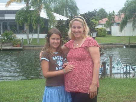 Lana with daughter Samantha (age 10) & pregnant with daugher Alyssa. Taken in July 2007, Cape Coral, Florida 239-849-6311