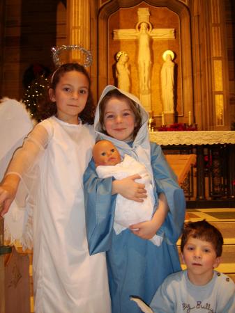 Mary Hathaway (Angel), Annie (Mary), and Robert