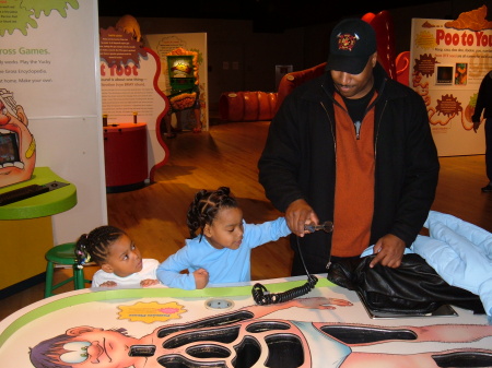 Th' little ones and I at Science City