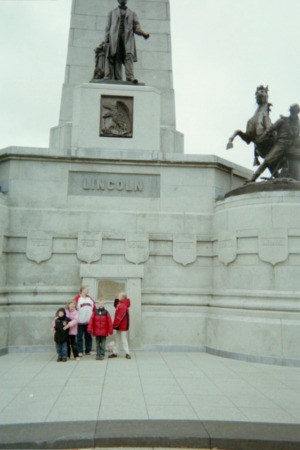 My wife and kids at the Lincoln tomb