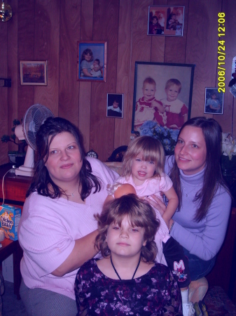 Marta, Courtney, Kat and Aunt Rhonda