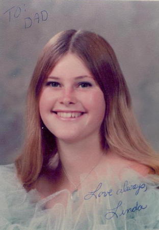 linda (18) mar 1974 grade 12