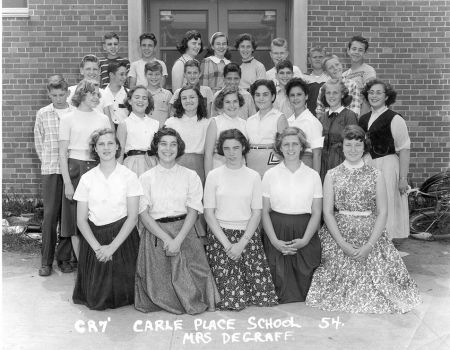 carle place class picture1 1954