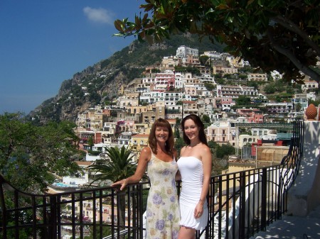 Karin & Monique Overlooking Positano, Ahhhhh!!!!!!!!!!!!!!!!!