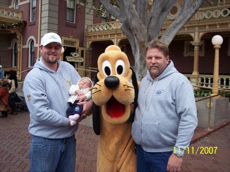 Chris, Chloe and Ron Disneyland 2007