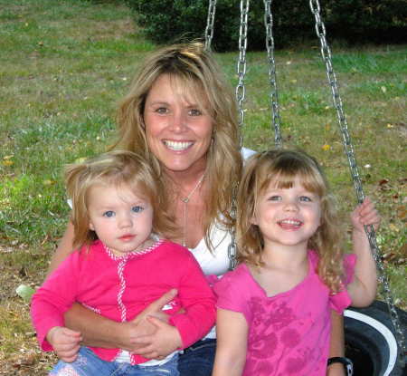 Kristen with daughters Jaime & Kendyl - OCT 2007