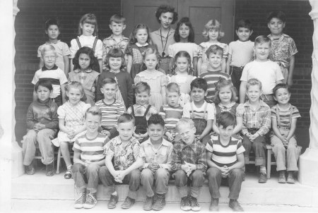 1st grade class fall 1950 Mrs. Lambert