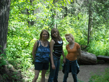 Diane, Alyssa & Kayla 2010