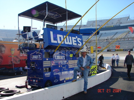 martinsville4      pit box for Jimmie Johnson