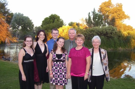 Cassie (daughter), Lindsey & Brian (son), Ellie (daughter), Scott & Vicki and my mom