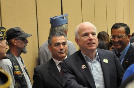 Sen McCain & Col Vargas