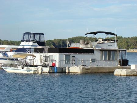 Houseboat & Little boat at Aqualand on Lake Lanier