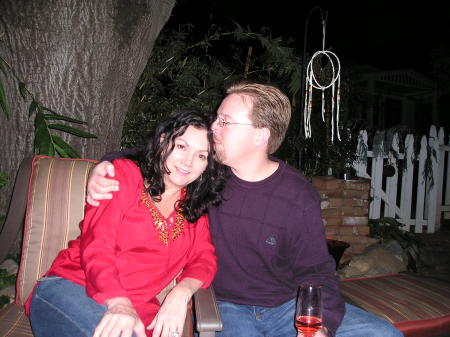 09_tammy & rob in the backyard - kiss