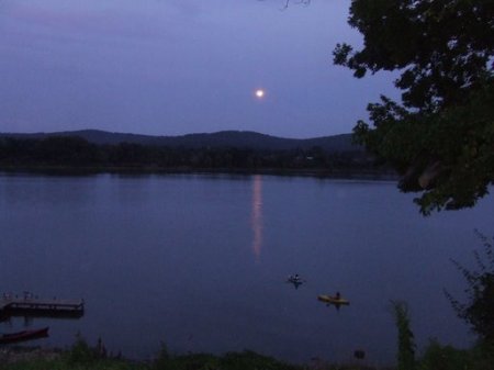 Full moon paddle