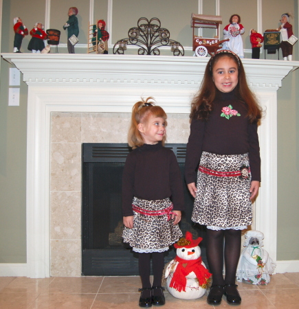 Christmas 2007-Isabella & Gianna